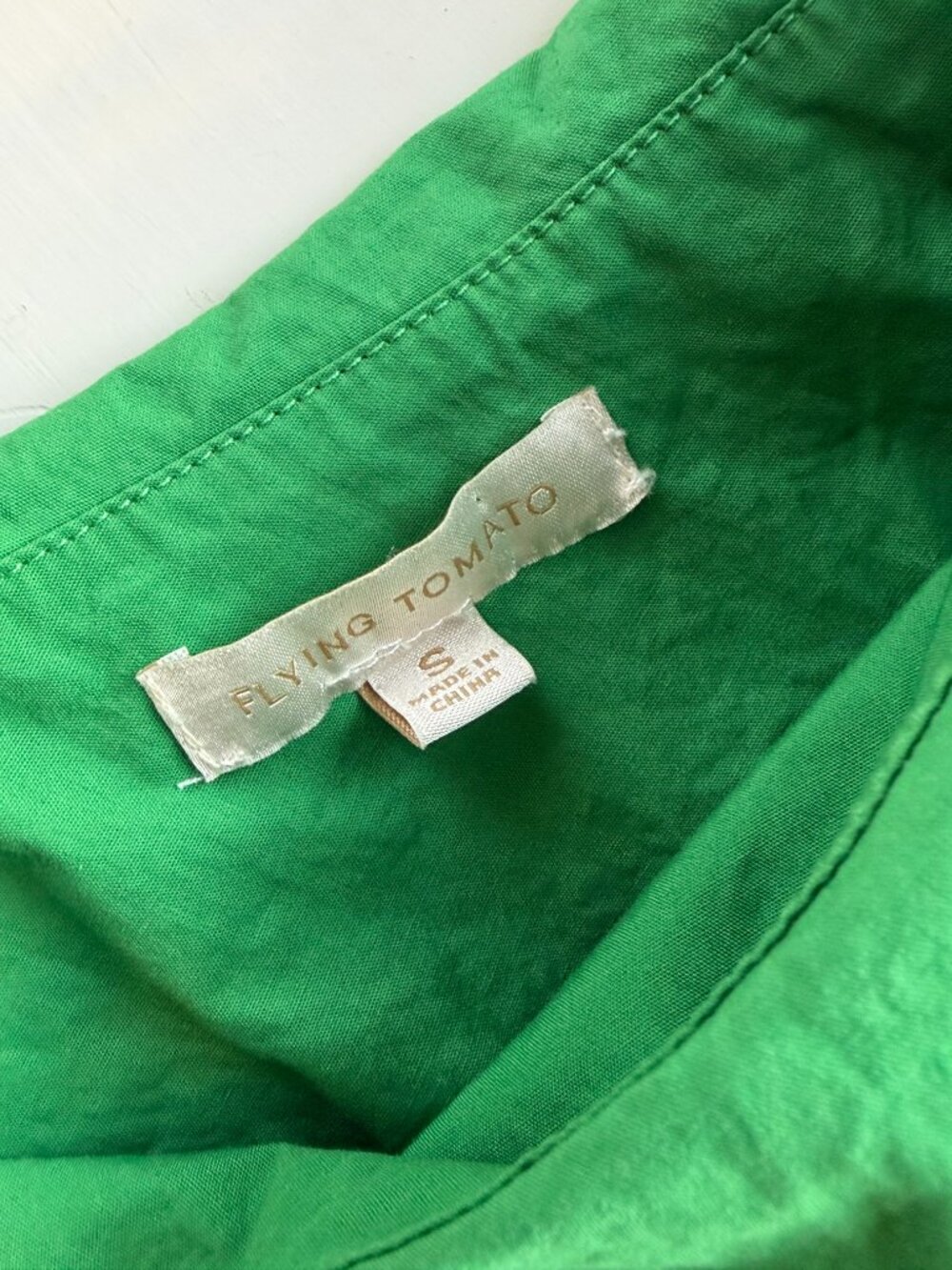 Like New, Green one shoulder Midi Dress, Womens Size small. Fun and flirty - Picture 5 of 7